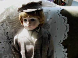 LUTIN MAIN_01